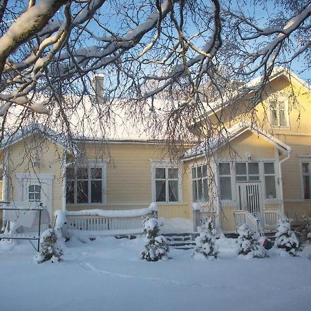 Отель Brinkin Wanha Pappila Коккола Экстерьер фото